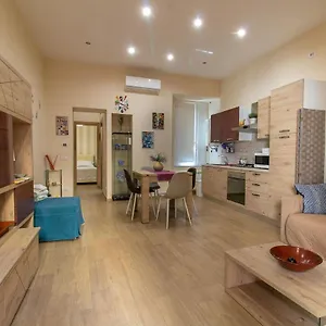 Appartement Domus Campanile, Naples