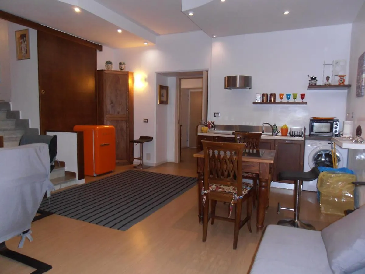 La Residenza Napoli Chiaia Short Let Apartment Superior Via Chiaia 82 0*, Neapel