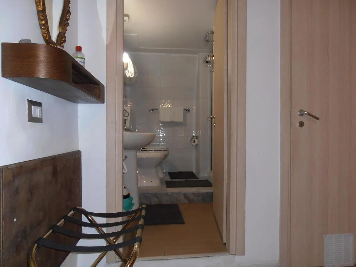 La Residenza Napoli Chiaia Short Let Apartment Superior Via Chiaia 82