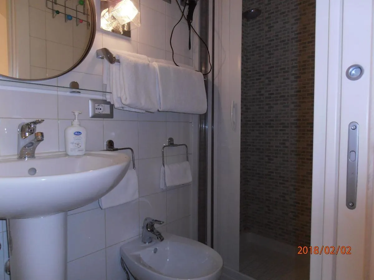 La Residenza Napoli Chiaia Short Let Apartment Superior Via Chiaia 82 0*, Neapel Italien