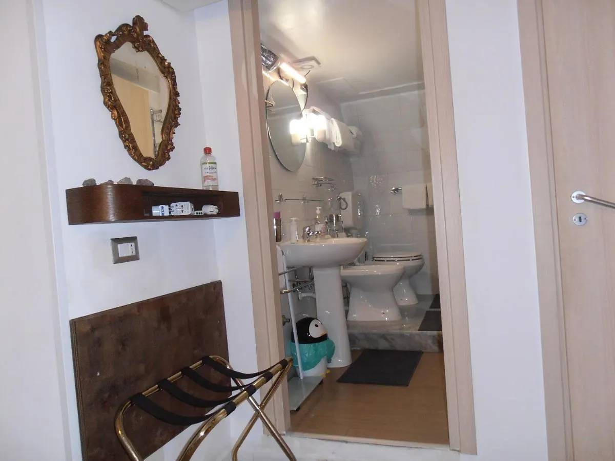 La Residenza Napoli Chiaia Short Let Apartment Superior Via Chiaia 82 Italien