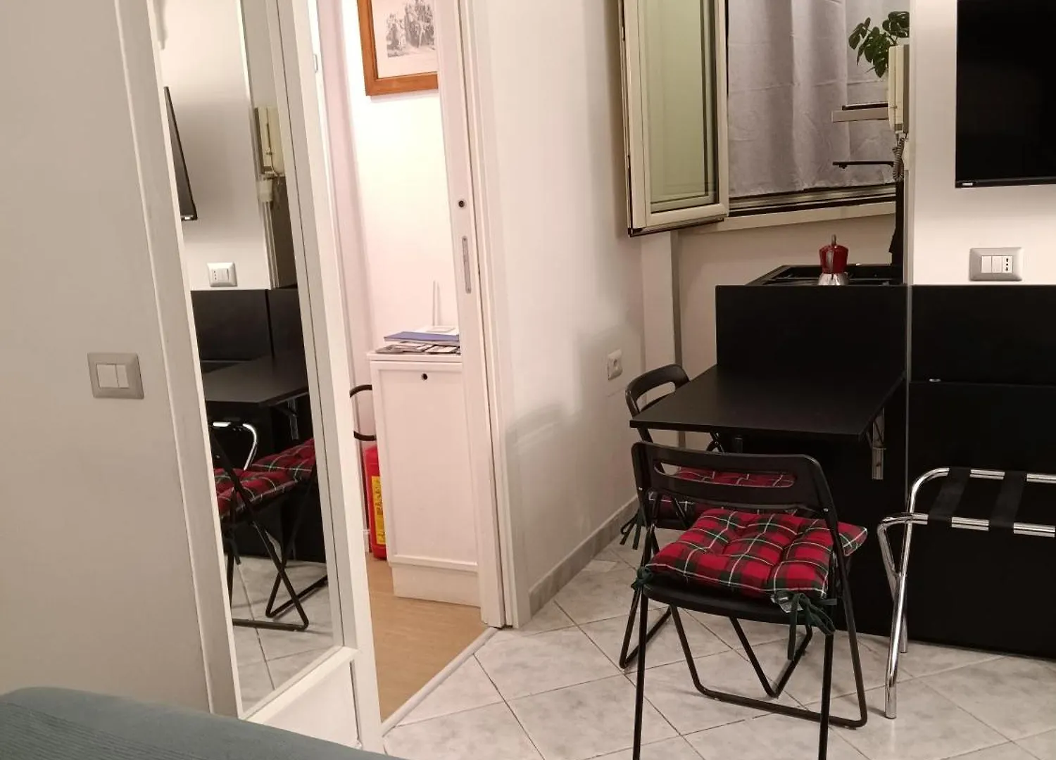 La Residenza Napoli Chiaia Short Let Apartment Superior Via Chiaia 82