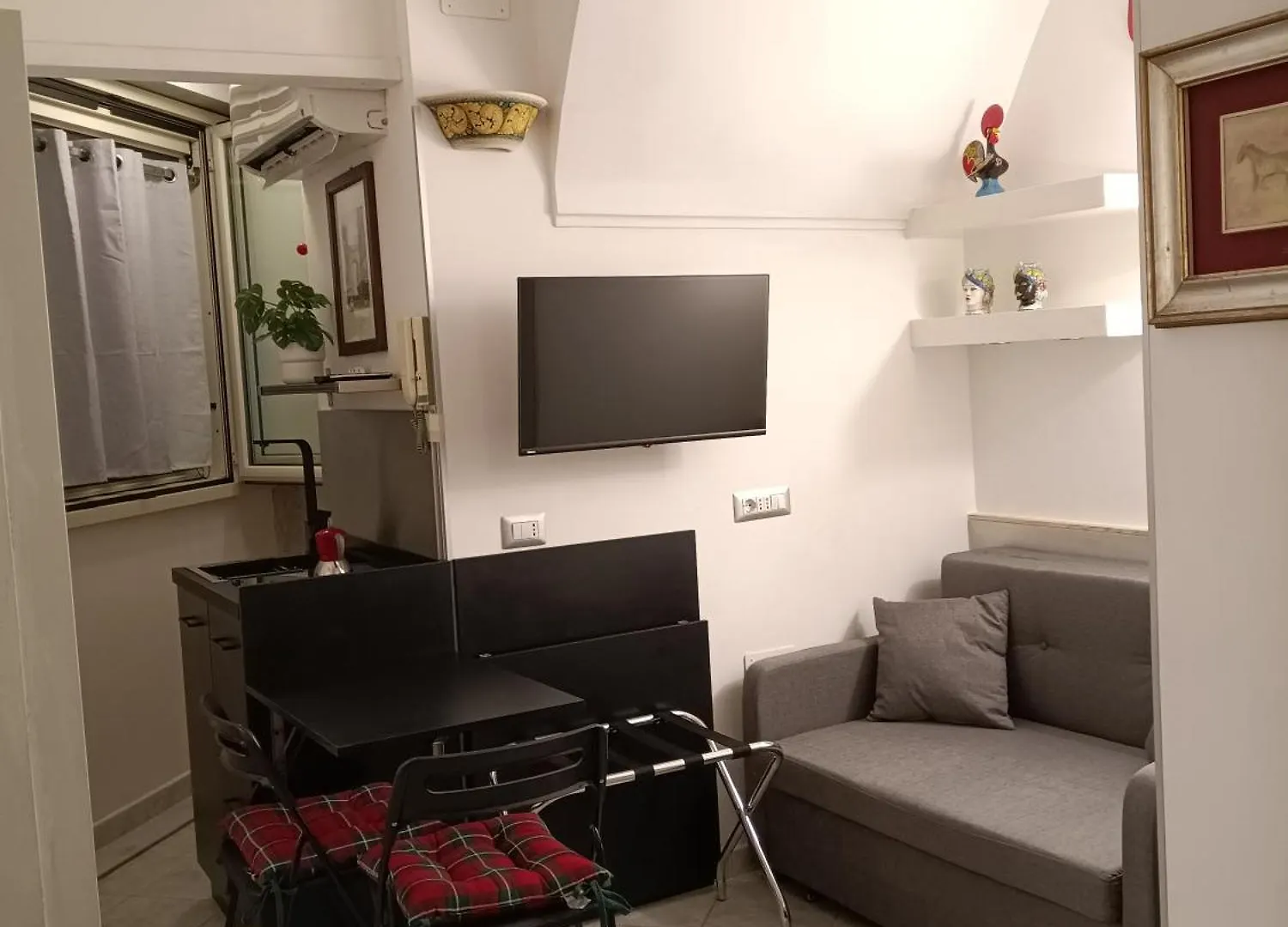 La Residenza Napoli Chiaia Short Let Apartment Superior Via Chiaia 82 0*, Neapel
