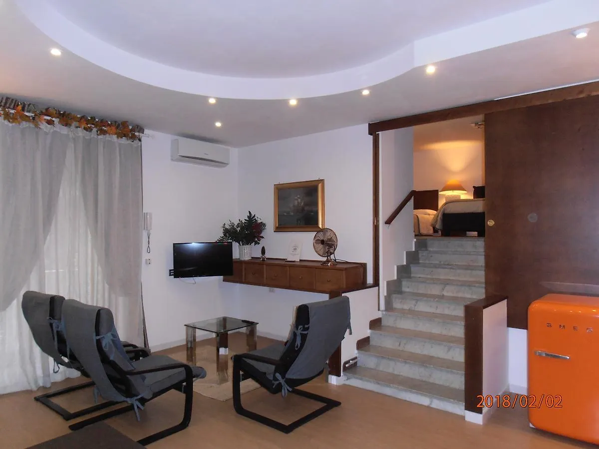 La Residenza Napoli Chiaia Short Let Apartment Superior Via Chiaia 82